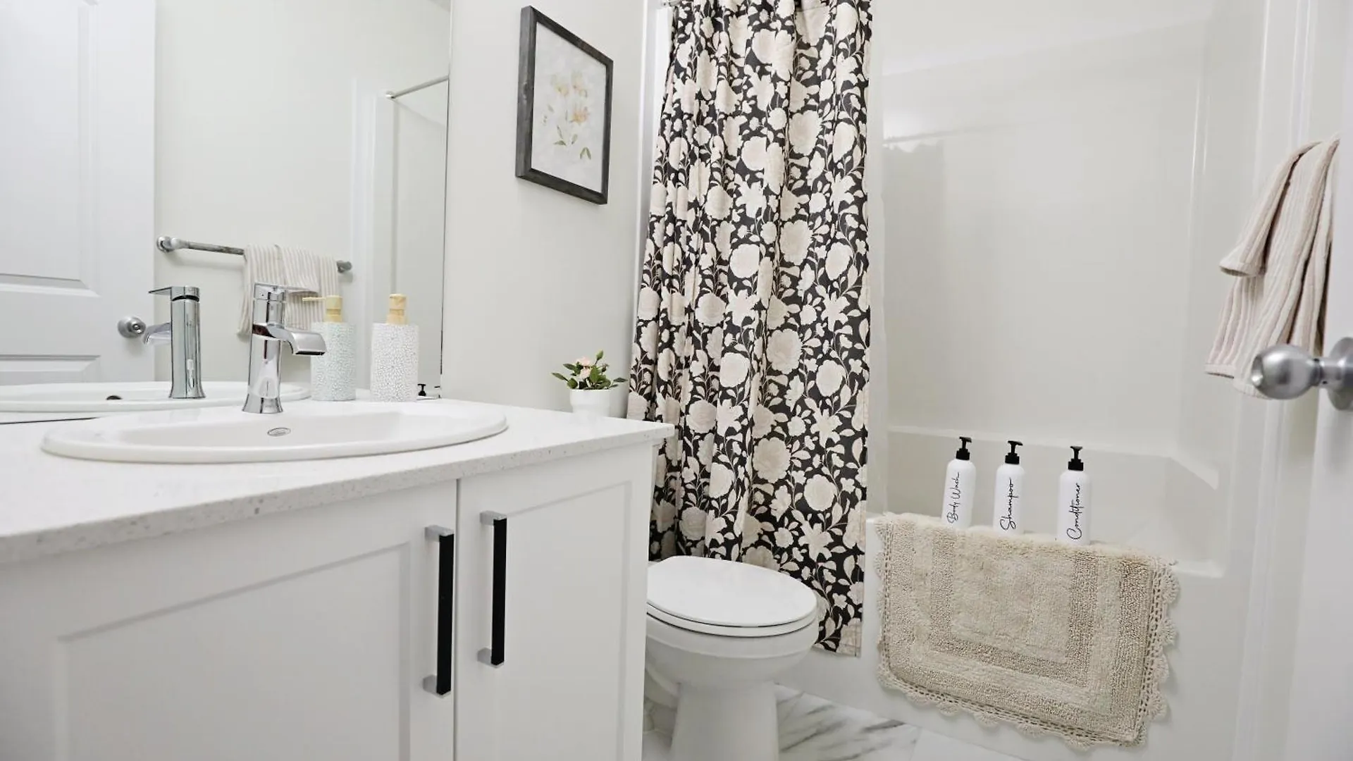 Holiday home Elegant Escape With King Bed, Long Stays, Wem, Disney Edmonton Canada