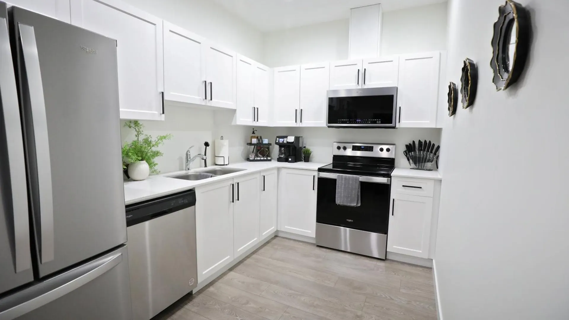 Holiday home Elegant Escape With King Bed, Long Stays, Wem, Disney Edmonton