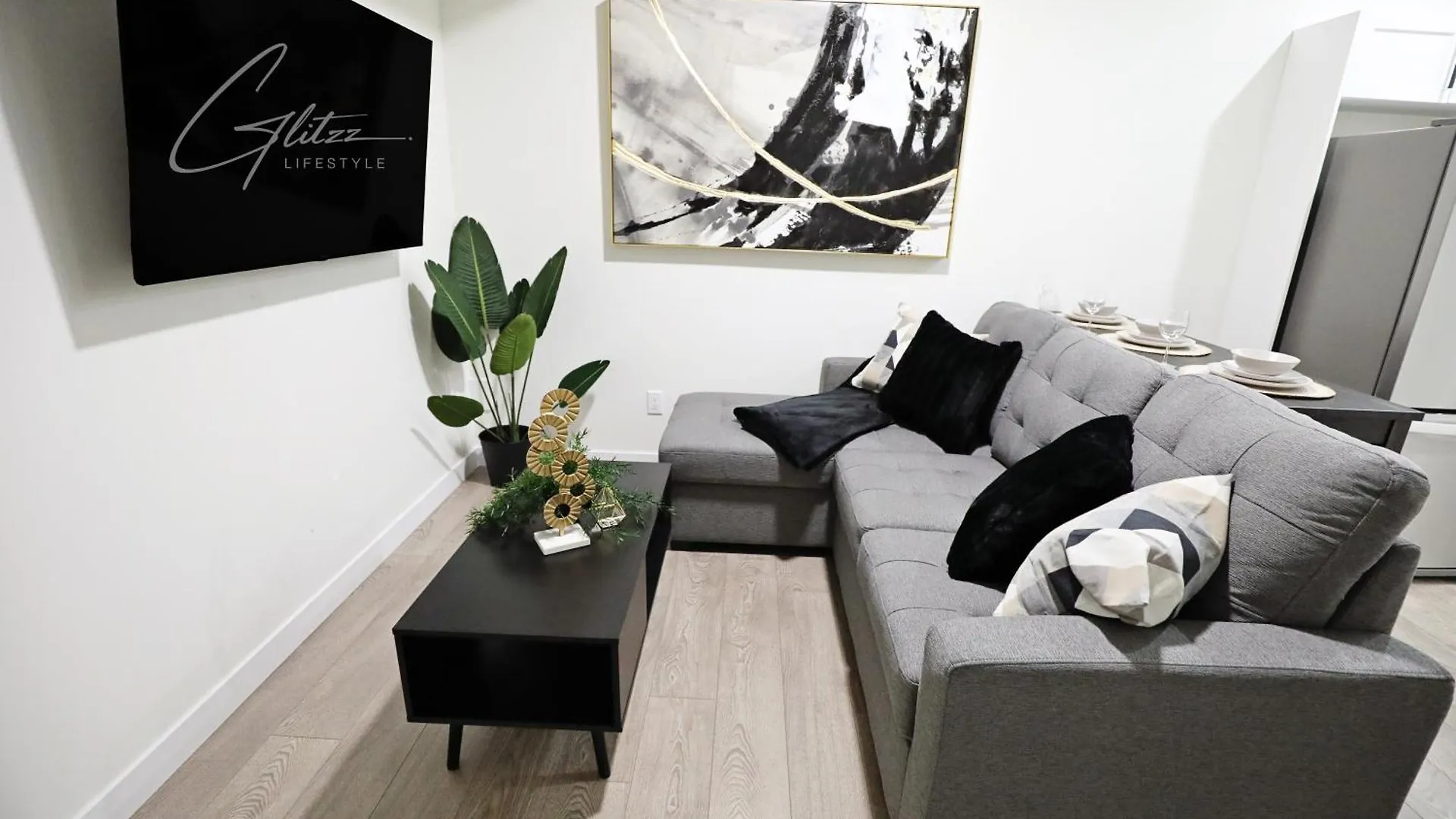 Holiday home Elegant Escape With King Bed, Long Stays, Wem, Disney Edmonton Canada